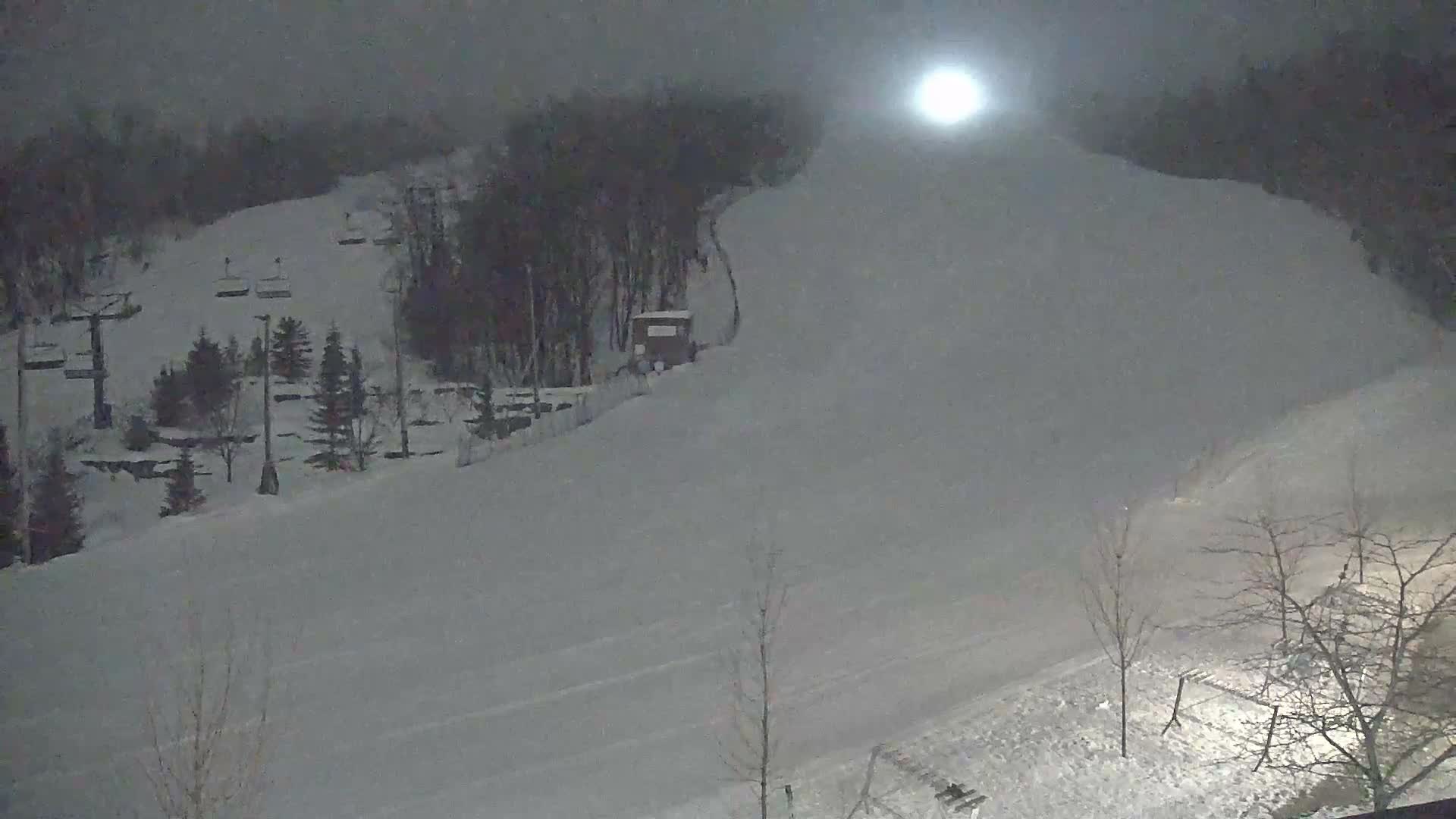 Blue Mountain Village Base Ski Slope and Ropeway Live Cam - Collingwood, Blue Mountains, Simcoe, Ontario, Canada