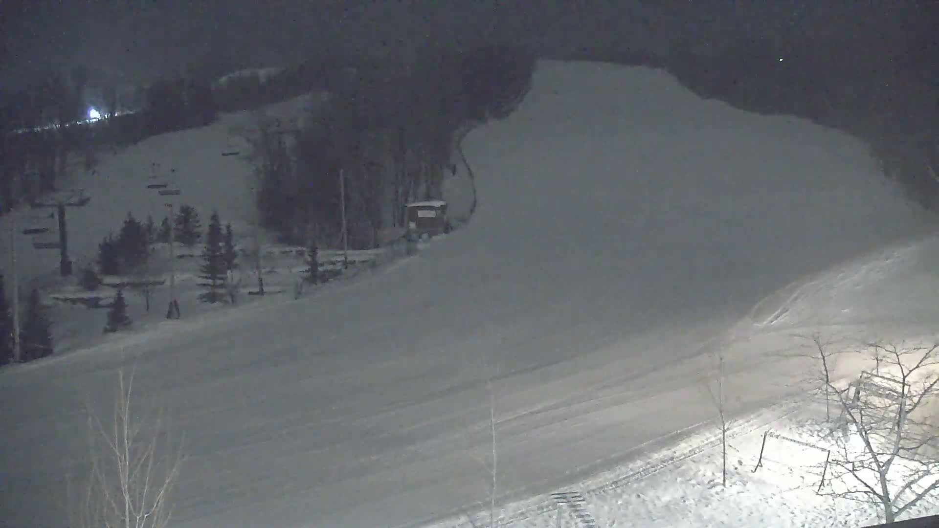 Blue Mountain Village Base Ski Slope and Ropeway Live Cam - Collingwood, Blue Mountains, Simcoe, Ontario, Canada