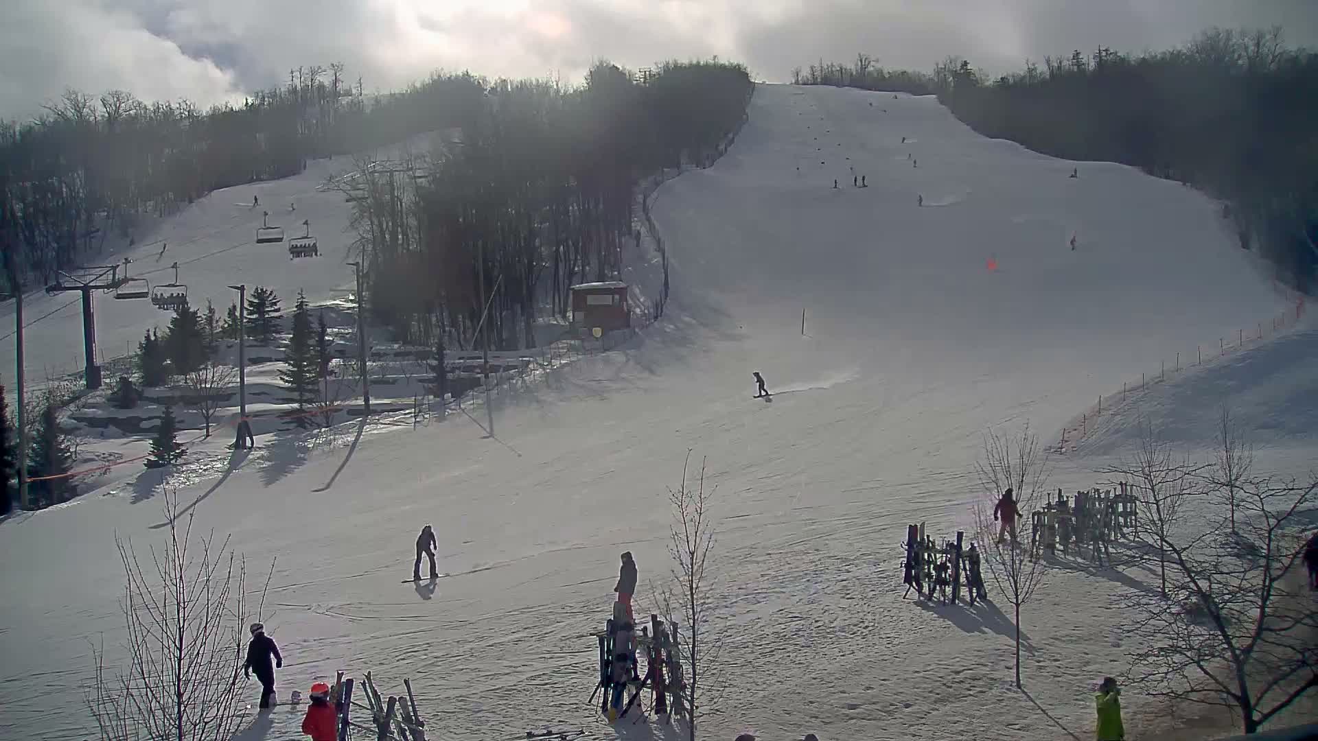 Blue Mountain Village Base Ski Slope and Ropeway Live Cam - Collingwood, Blue Mountains, Simcoe, Ontario, Canada