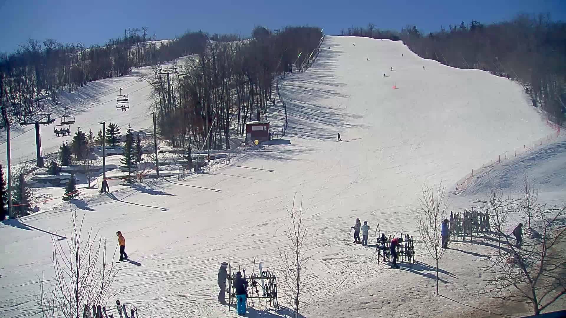 Blue Mountain Village Base Ski Slope and Ropeway Live Cam - Collingwood, Blue Mountains, Simcoe, Ontario, Canada