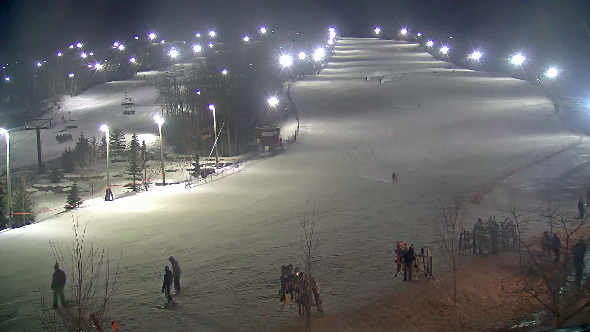 Blue Mountain Village Base Ski Slope and Ropeway Live Cam - Collingwood, Blue Mountains, Simcoe, Ontario, Canada