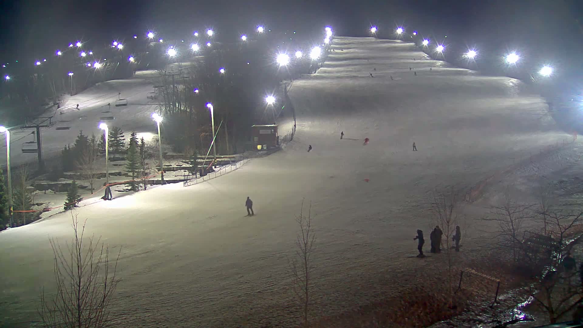 Blue Mountain Village Base Ski Slope and Ropeway Live Cam - Collingwood, Blue Mountains, Simcoe, Ontario, Canada