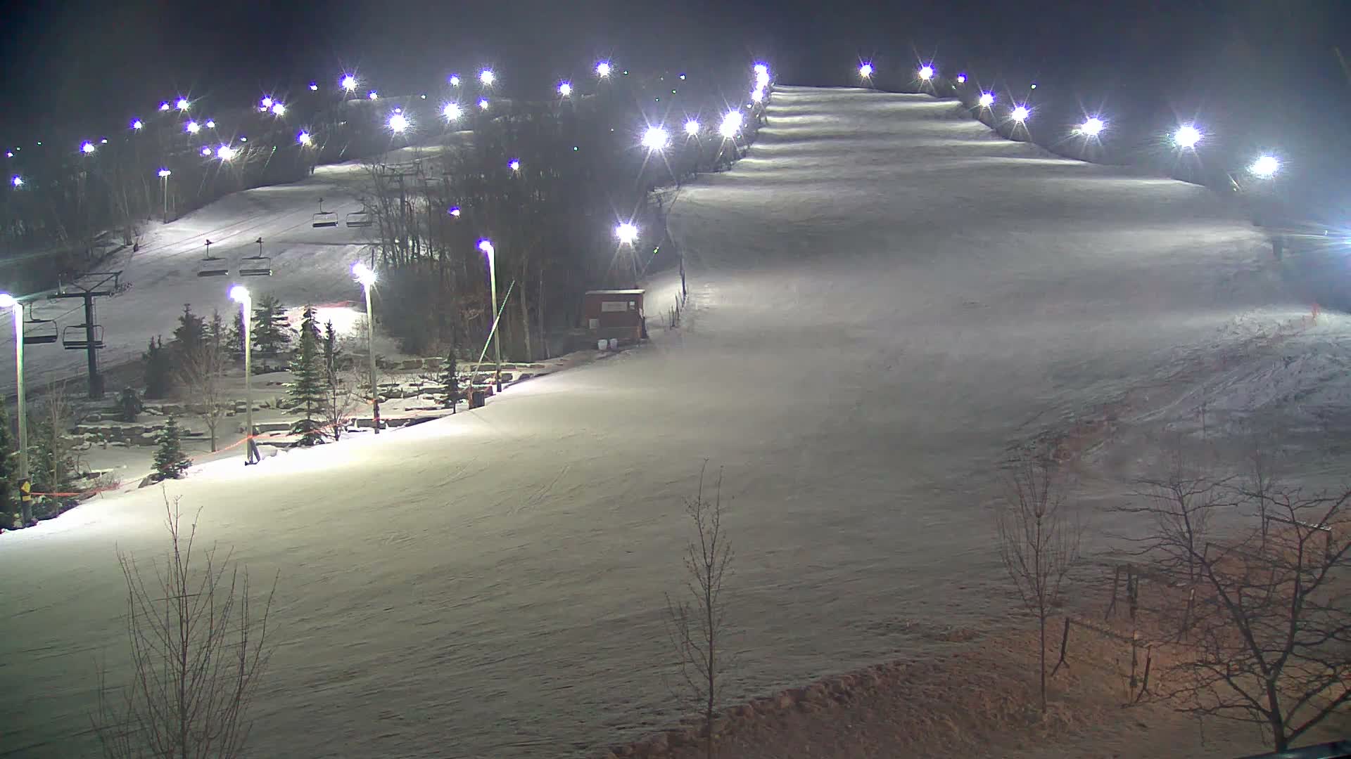 Blue Mountain Village Base Ski Slope and Ropeway Live Cam - Collingwood, Blue Mountains, Simcoe, Ontario, Canada