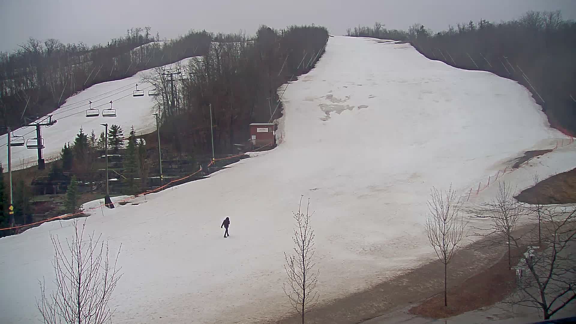 Blue Mountain Village Base Ski Slope and Ropeway Live Cam - Collingwood, Blue Mountains, Simcoe, Ontario, Canada