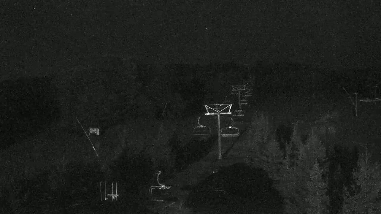 Blue Mountain Orchard Base Ropeway Station / Cascade Putting Course & Ski Slopes Live Cam - Collingwood, Blue Mountains, Simcoe, Ontario, Canada