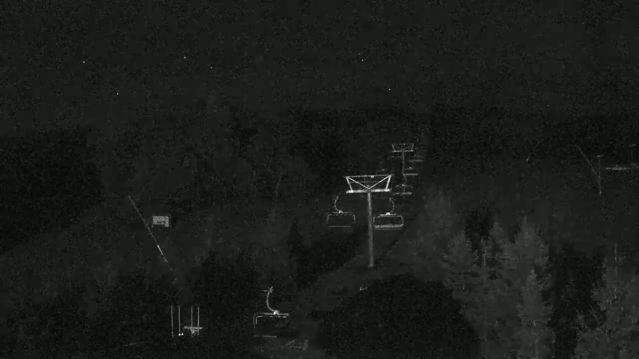 Blue Mountain Orchard Base Ropeway Station / Cascade Putting Course & Ski Slopes Live Cam - Collingwood, Blue Mountains, Simcoe, Ontario, Canada