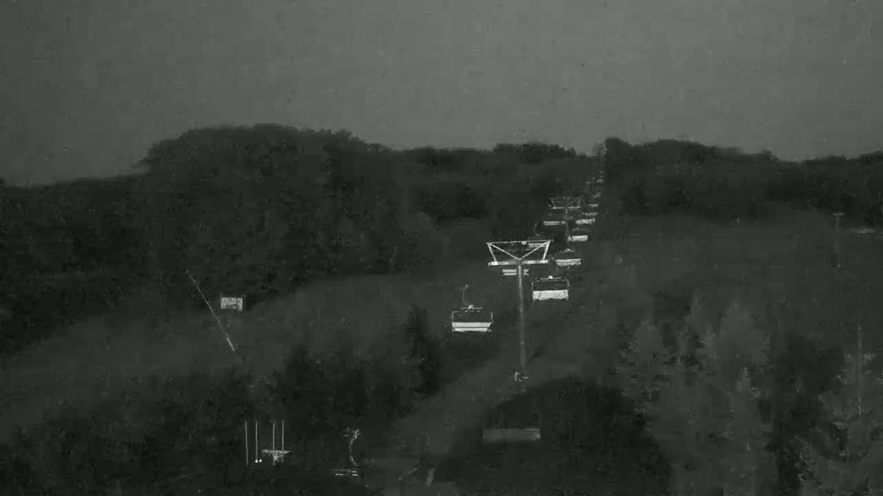 Blue Mountain Orchard Base Ropeway Station / Cascade Putting Course & Ski Slopes Live Cam - Collingwood, Blue Mountains, Simcoe, Ontario, Canada
