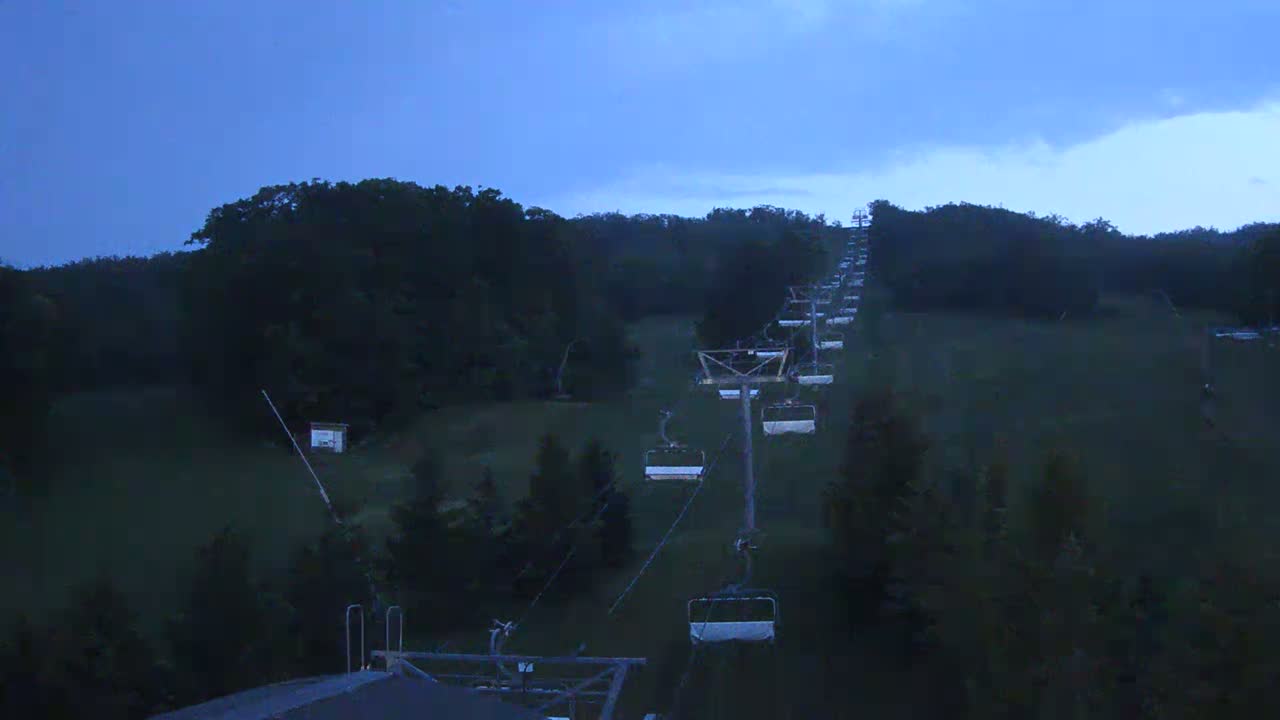 Blue Mountain Orchard Base Ropeway Station / Cascade Putting Course & Ski Slopes Live Cam - Collingwood, Blue Mountains, Simcoe, Ontario, Canada