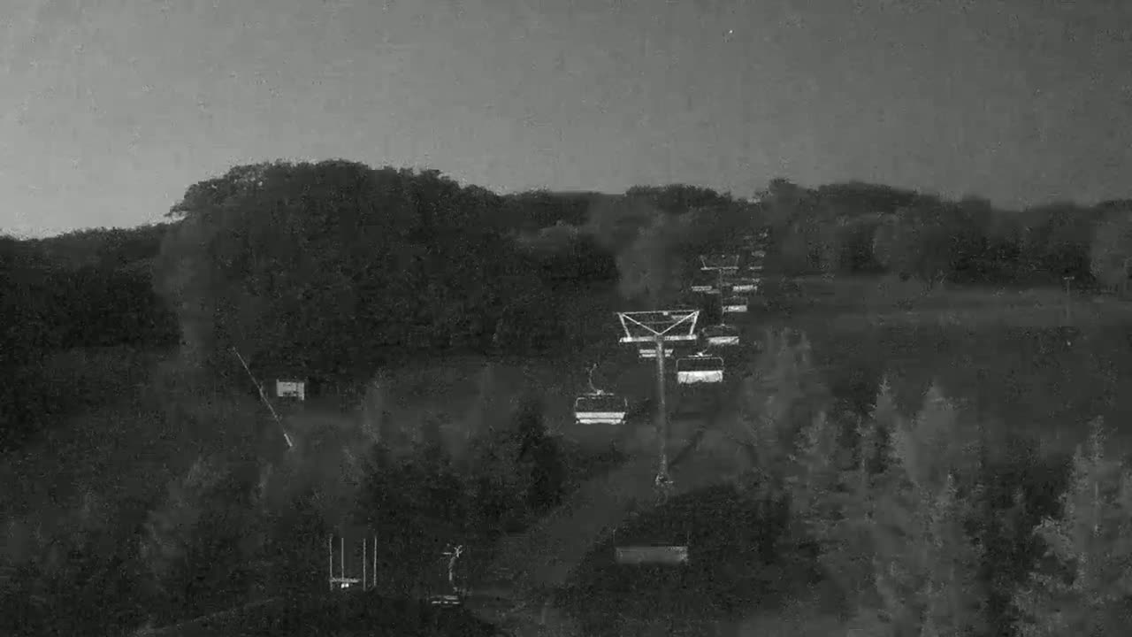 Blue Mountain Orchard Base Ropeway Station / Cascade Putting Course & Ski Slopes Live Cam - Collingwood, Blue Mountains, Simcoe, Ontario, Canada