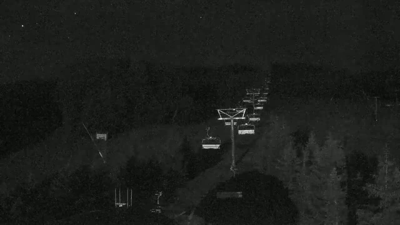 Blue Mountain Orchard Base Ropeway Station / Cascade Putting Course & Ski Slopes Live Cam - Collingwood, Blue Mountains, Simcoe, Ontario, Canada