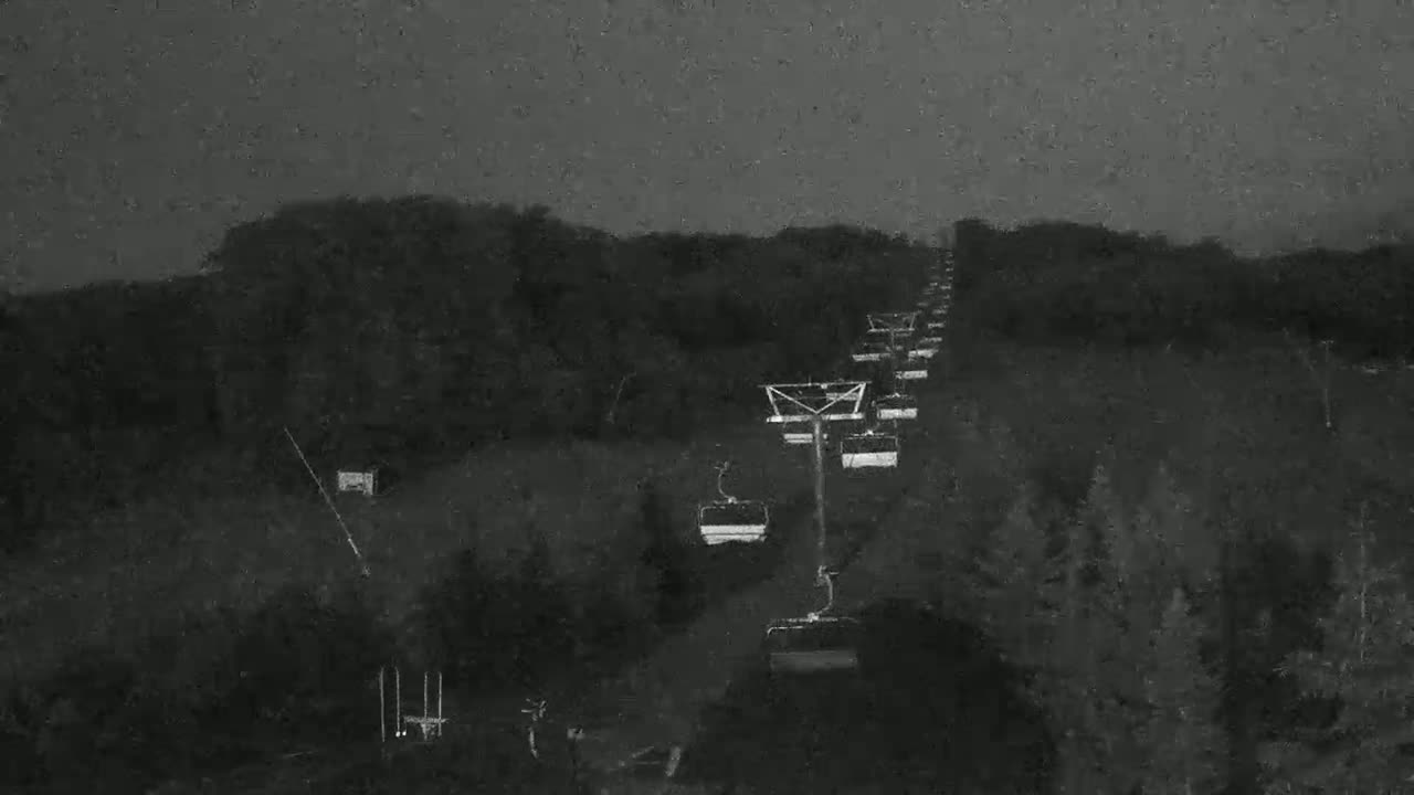 Blue Mountain Orchard Base Ropeway Station / Cascade Putting Course & Ski Slopes Live Cam - Collingwood, Blue Mountains, Simcoe, Ontario, Canada