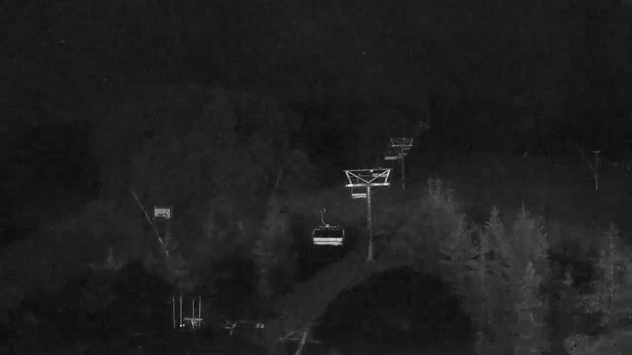 Blue Mountain Orchard Base Ropeway Station / Cascade Putting Course & Ski Slopes Live Cam - Collingwood, Blue Mountains, Simcoe, Ontario, Canada