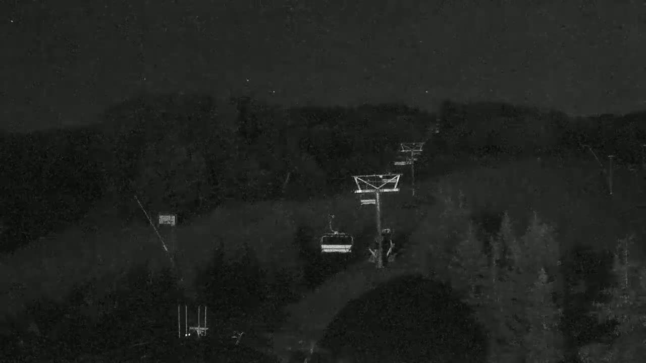 Blue Mountain Orchard Base Ropeway Station / Cascade Putting Course & Ski Slopes Live Cam - Collingwood, Blue Mountains, Simcoe, Ontario, Canada