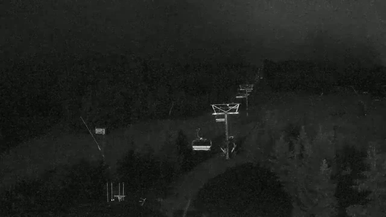 Blue Mountain Orchard Base Ropeway Station / Cascade Putting Course & Ski Slopes Live Cam - Collingwood, Blue Mountains, Simcoe, Ontario, Canada