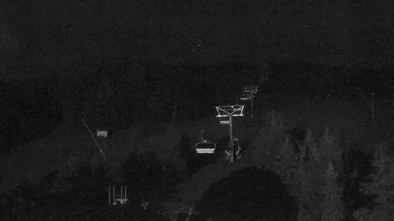 Blue Mountain Orchard Base Ropeway Station / Cascade Putting Course & Ski Slopes Live Cam - Collingwood, Blue Mountains, Simcoe, Ontario, Canada