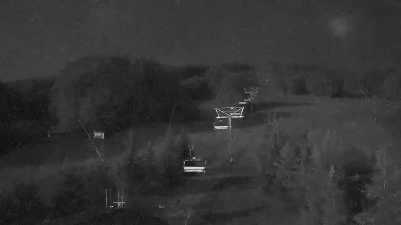 Blue Mountain Orchard Base Ropeway Station / Cascade Putting Course & Ski Slopes Live Cam - Collingwood, Blue Mountains, Simcoe, Ontario, Canada