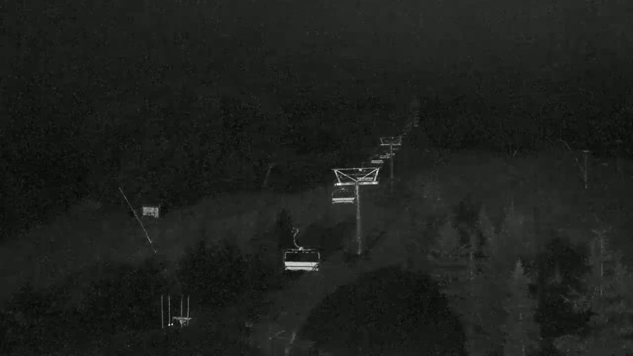 Blue Mountain Orchard Base Ropeway Station / Cascade Putting Course & Ski Slopes Live Cam - Collingwood, Blue Mountains, Simcoe, Ontario, Canada