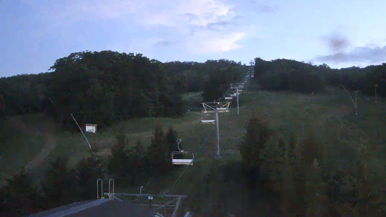 Blue Mountain Orchard Base Ropeway Station / Cascade Putting Course & Ski Slopes Live Cam - Collingwood, Blue Mountains, Simcoe, Ontario, Canada