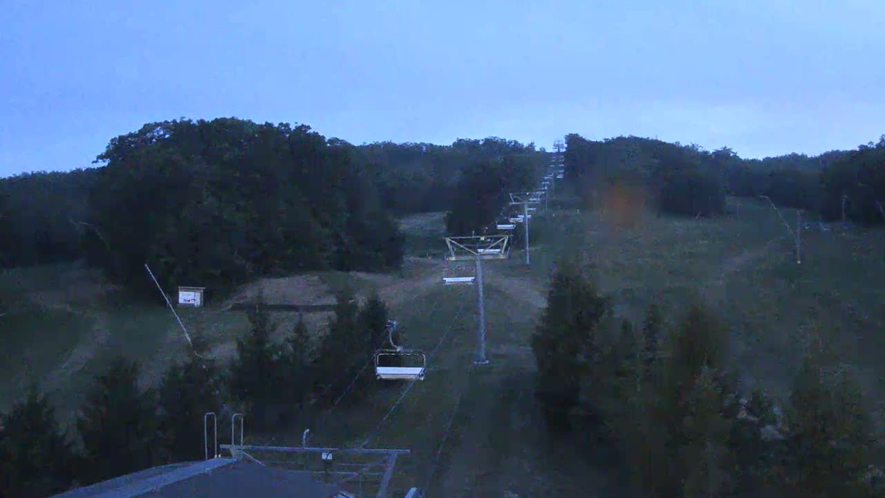 Blue Mountain Orchard Base Ropeway Station / Cascade Putting Course & Ski Slopes Live Cam - Collingwood, Blue Mountains, Simcoe, Ontario, Canada