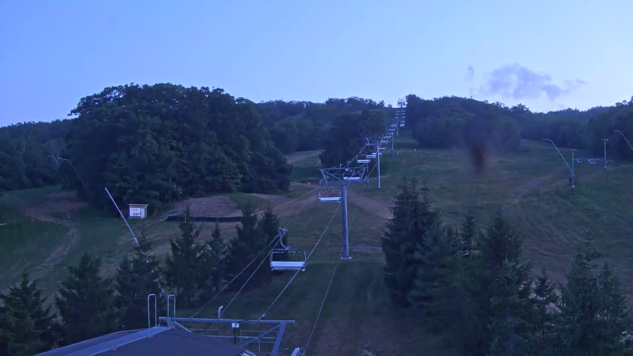 Blue Mountain Orchard Base Ropeway Station / Cascade Putting Course & Ski Slopes Live Cam - Collingwood, Blue Mountains, Simcoe, Ontario, Canada