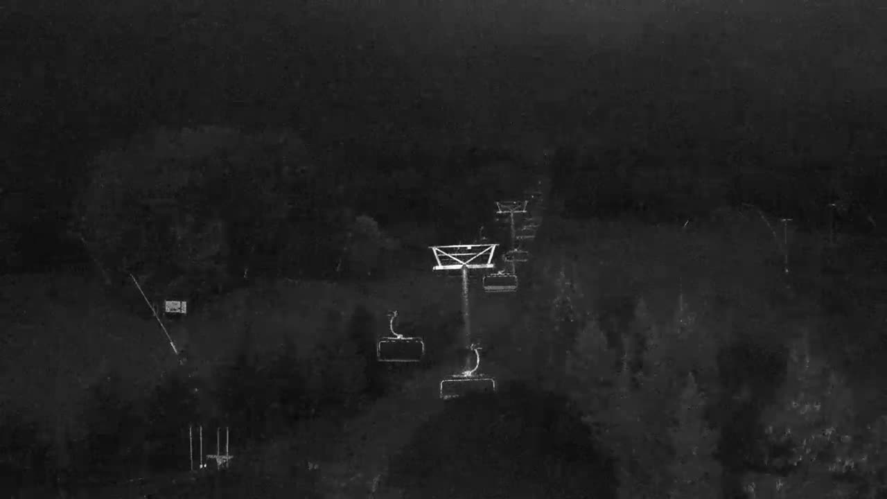 Blue Mountain Orchard Base Ropeway Station / Cascade Putting Course & Ski Slopes Live Cam - Collingwood, Blue Mountains, Simcoe, Ontario, Canada