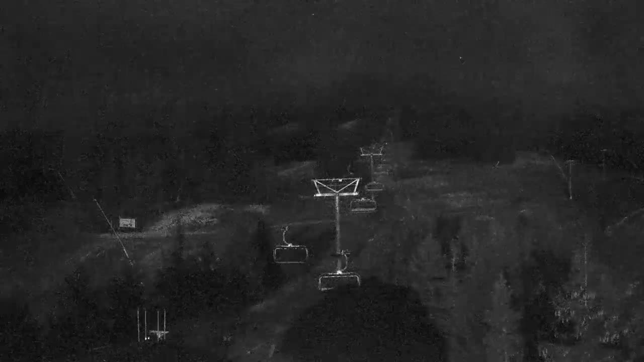 Blue Mountain Orchard Base Ropeway Station / Cascade Putting Course & Ski Slopes Live Cam - Collingwood, Blue Mountains, Simcoe, Ontario, Canada