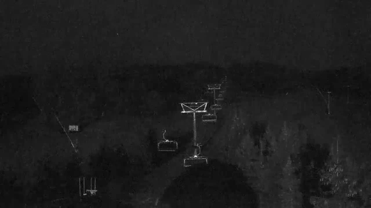 Blue Mountain Orchard Base Ropeway Station / Cascade Putting Course & Ski Slopes Live Cam - Collingwood, Blue Mountains, Simcoe, Ontario, Canada