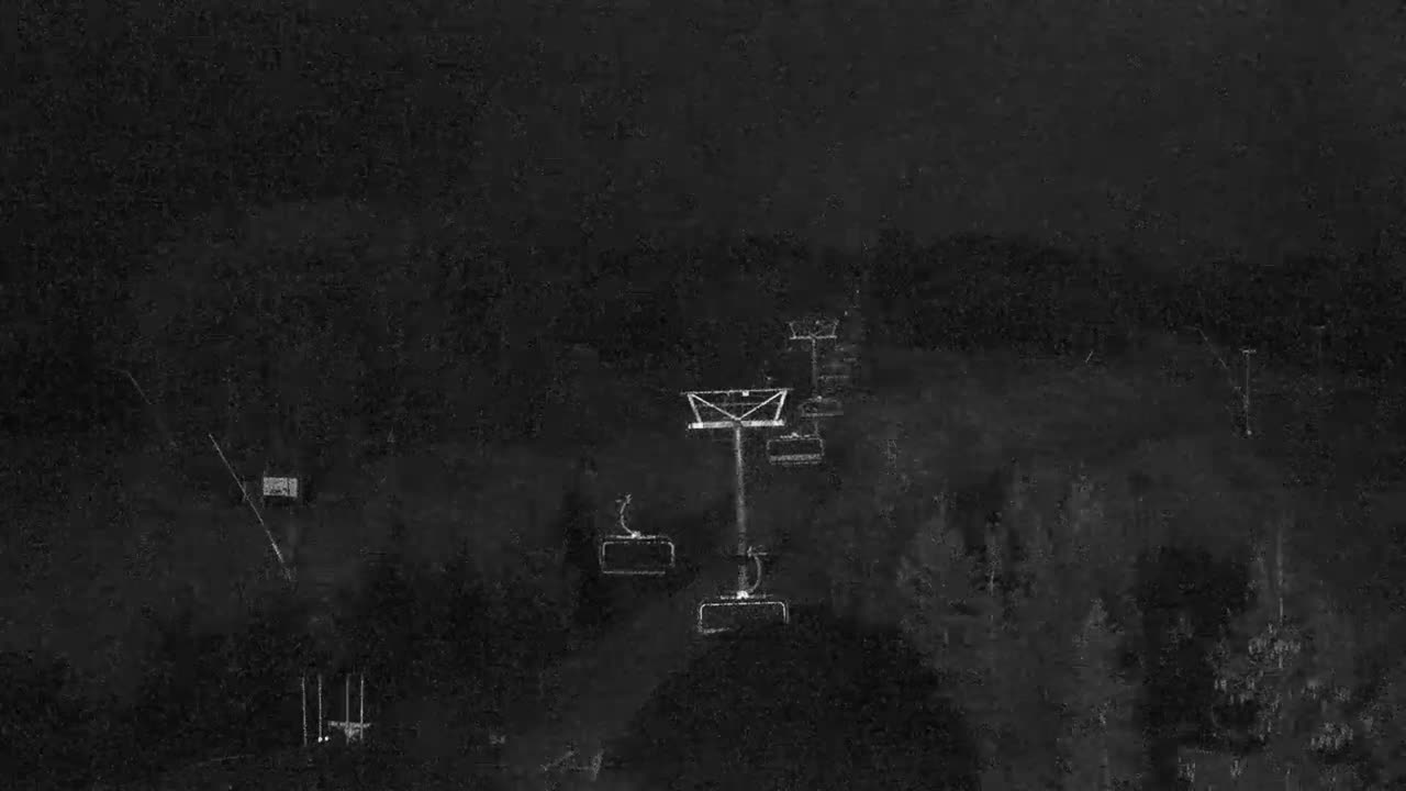 Blue Mountain Orchard Base Ropeway Station / Cascade Putting Course & Ski Slopes Live Cam - Collingwood, Blue Mountains, Simcoe, Ontario, Canada
