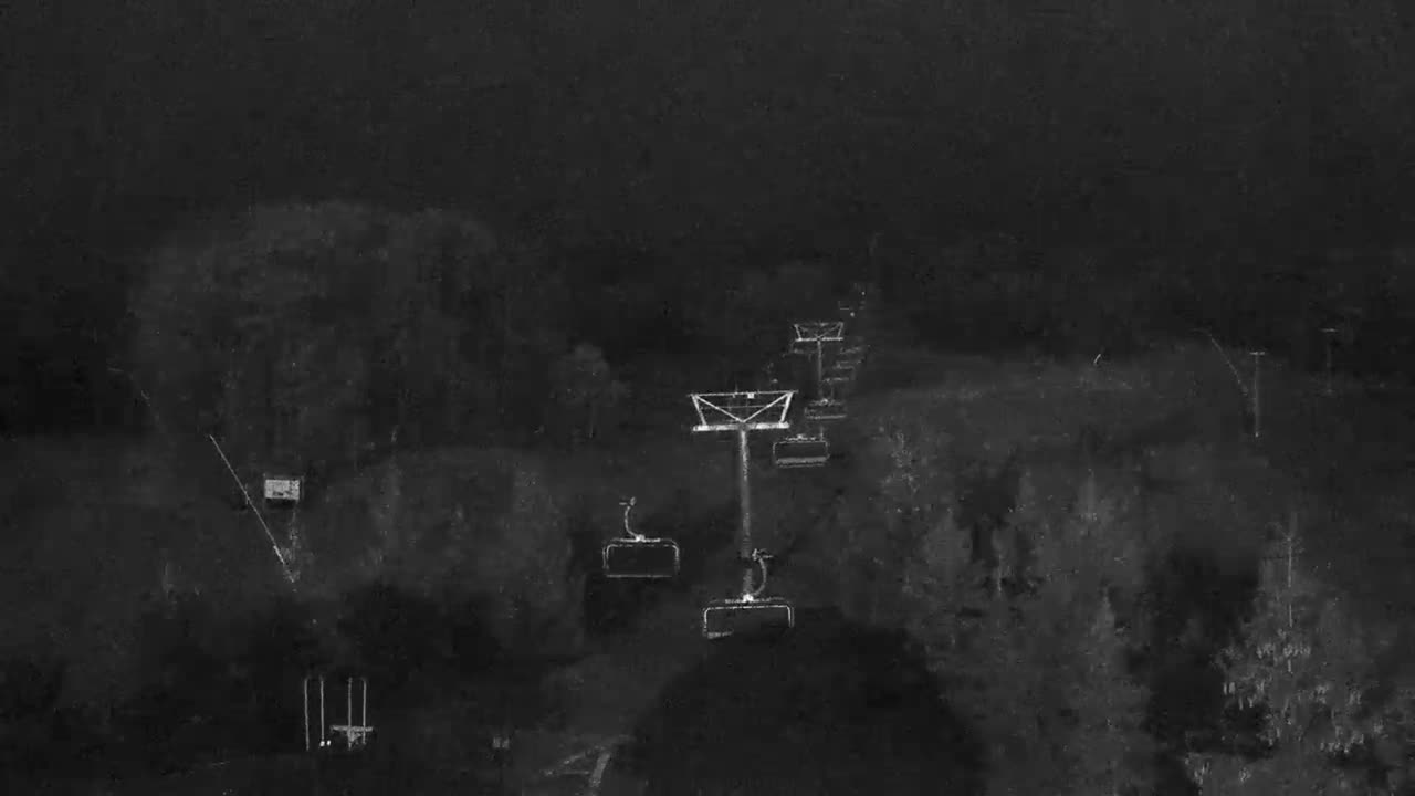 Blue Mountain Orchard Base Ropeway Station / Cascade Putting Course & Ski Slopes Live Cam - Collingwood, Blue Mountains, Simcoe, Ontario, Canada