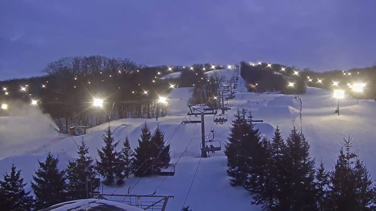 Blue Mountain Orchard Base Ropeway Station / Cascade Putting Course & Ski Slopes Live Cam - Collingwood, Blue Mountains, Simcoe, Ontario, Canada