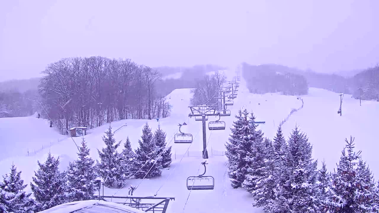 Blue Mountain Orchard Base Ropeway Station / Cascade Putting Course & Ski Slopes Live Cam - Collingwood, Blue Mountains, Simcoe, Ontario, Canada