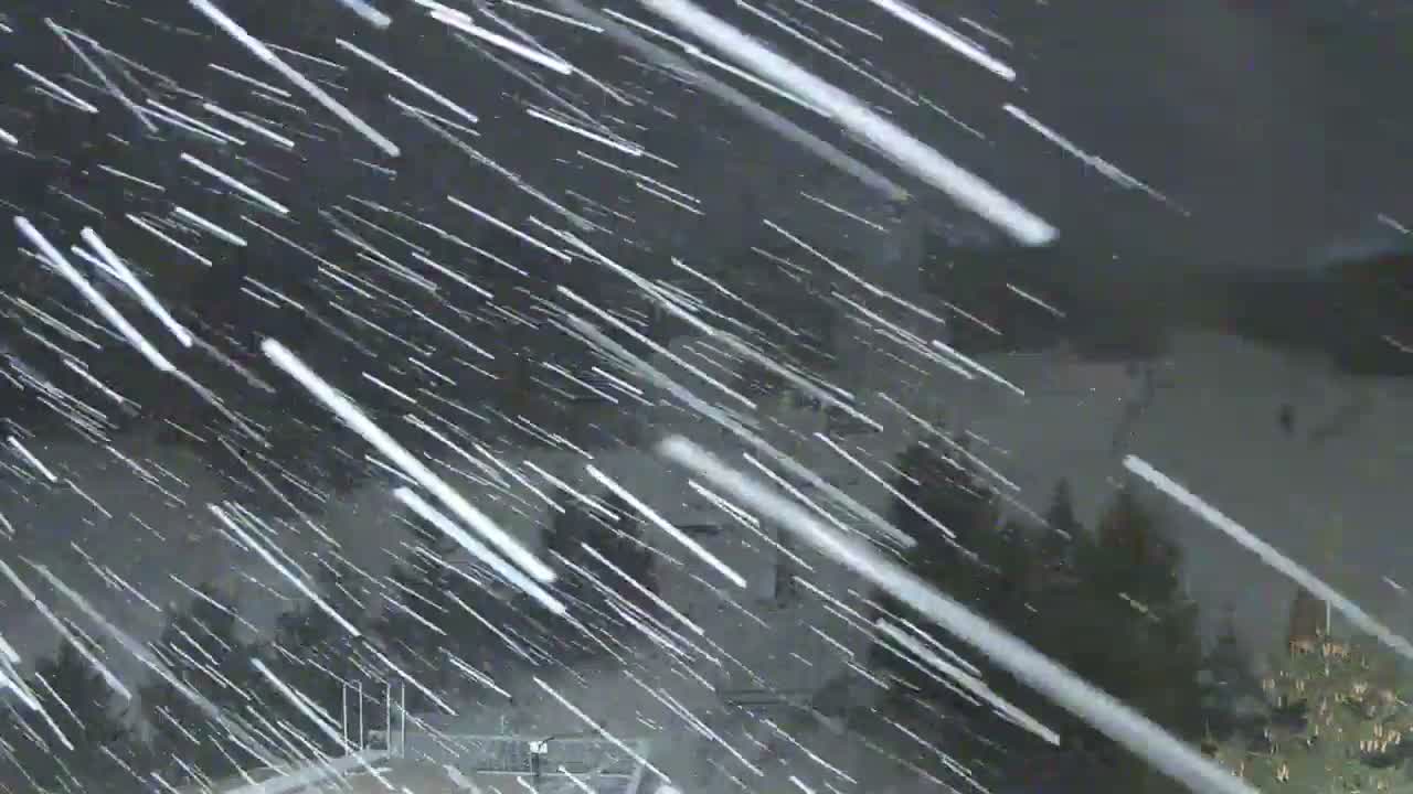 Blue Mountain Orchard Base Ropeway Station / Cascade Putting Course & Ski Slopes Live Cam - Collingwood, Blue Mountains, Simcoe, Ontario, Canada