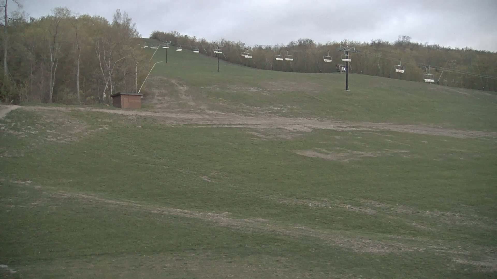 Blue Mountain South Base Ski Slopes & Cable Car Live Cam - Collingwood, Blue Mountains, Simcoe, Ontario, Canada