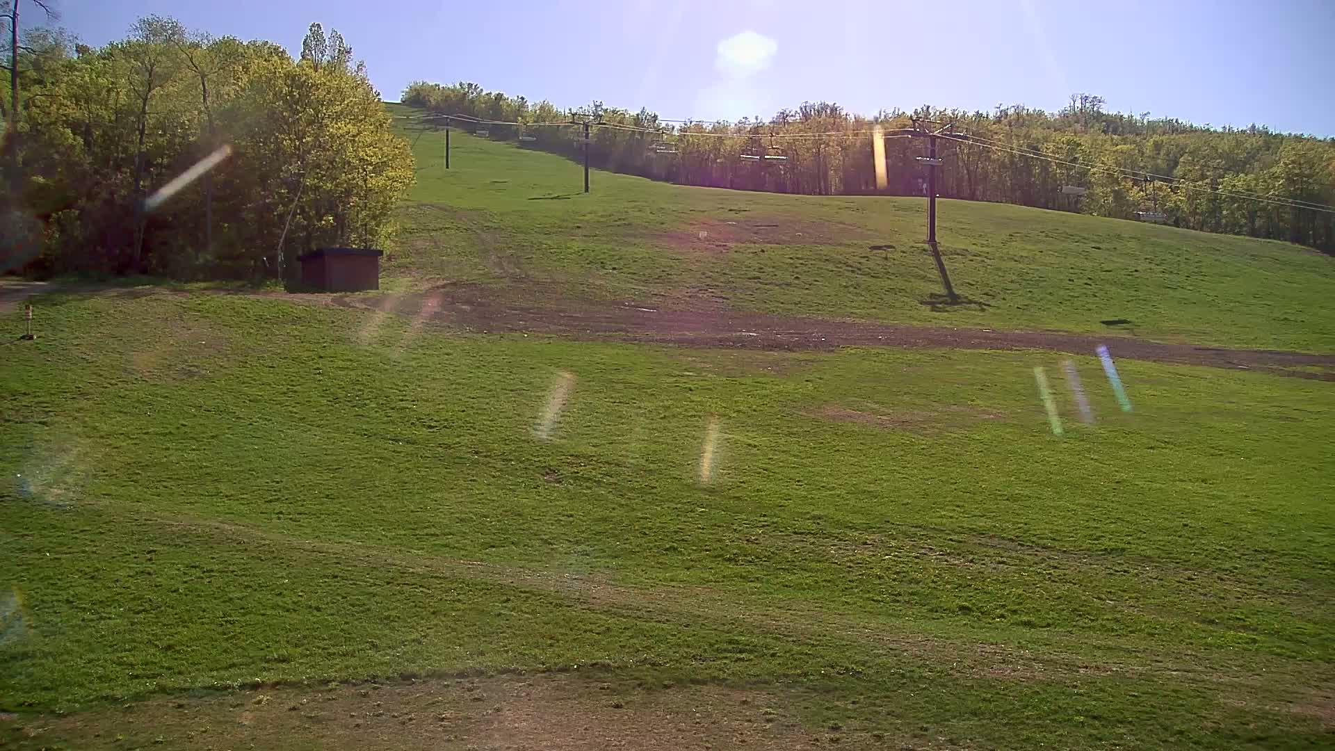 Blue Mountain South Base Ski Slopes & Cable Car Live Cam - Collingwood, Blue Mountains, Simcoe, Ontario, Canada