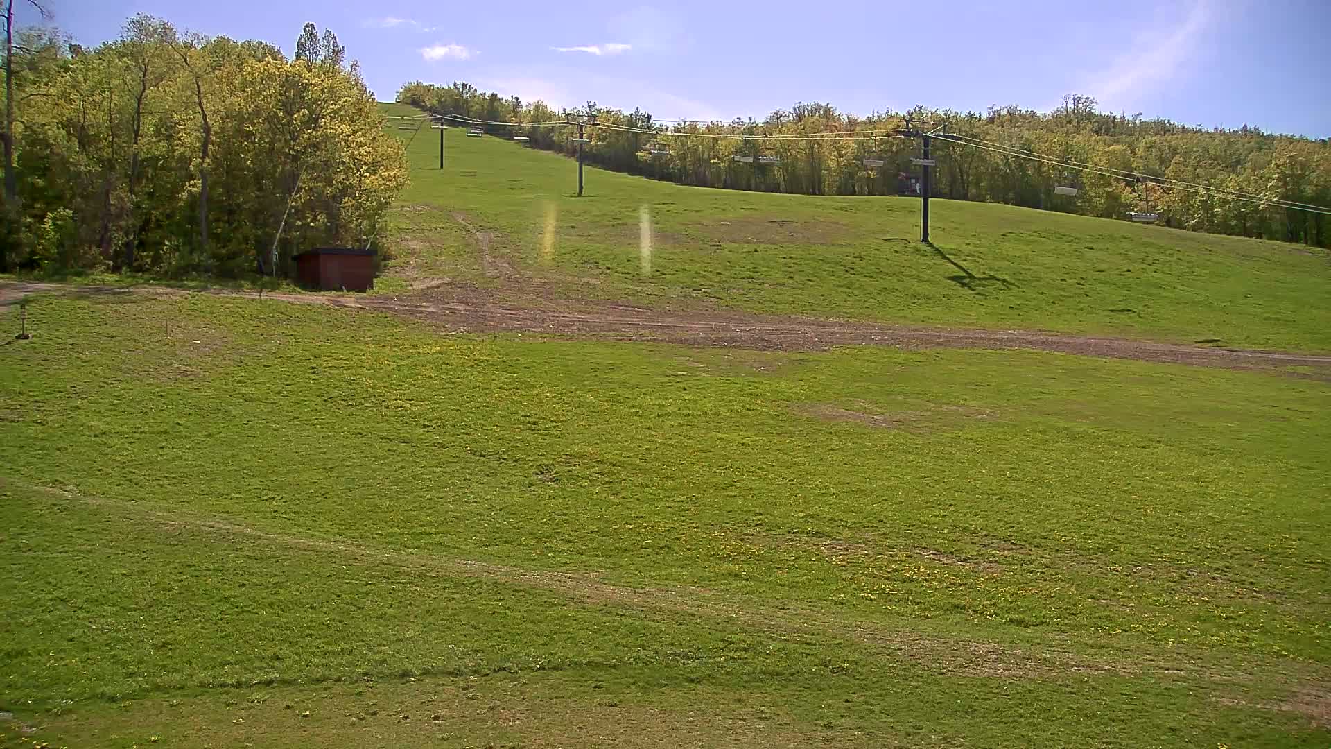 Blue Mountain South Base Ski Slopes & Cable Car Live Cam - Collingwood, Blue Mountains, Simcoe, Ontario, Canada