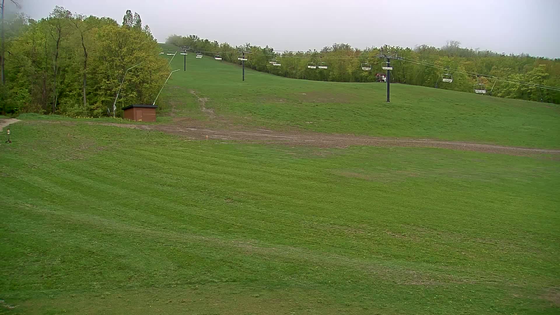 Blue Mountain South Base Ski Slopes & Cable Car Live Cam - Collingwood, Blue Mountains, Simcoe, Ontario, Canada