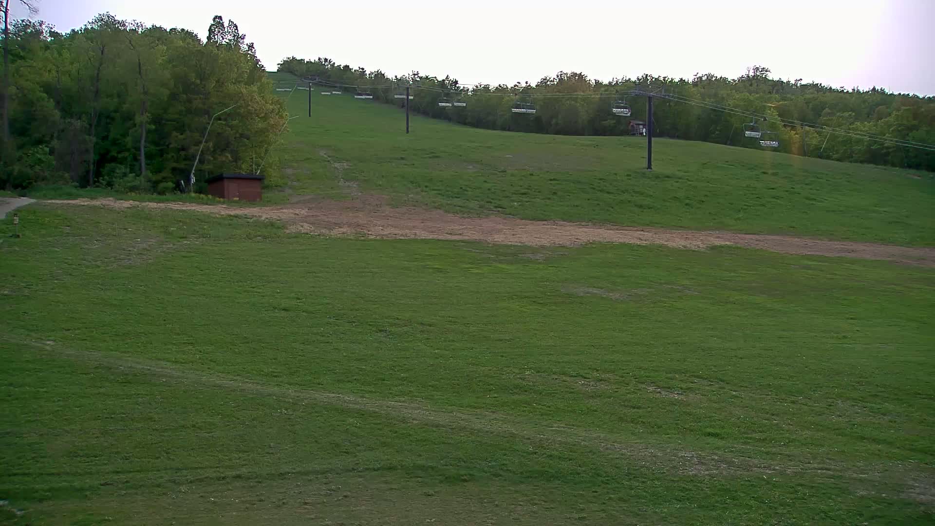 Blue Mountain South Base Ski Slopes & Cable Car Live Cam - Collingwood, Blue Mountains, Simcoe, Ontario, Canada