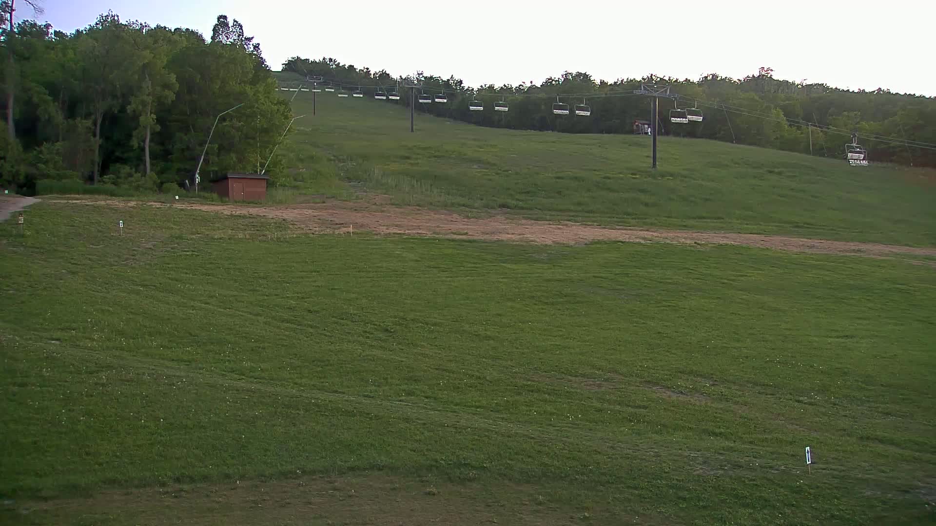 Blue Mountain South Base Ski Slopes & Cable Car Live Cam - Collingwood, Blue Mountains, Simcoe, Ontario, Canada