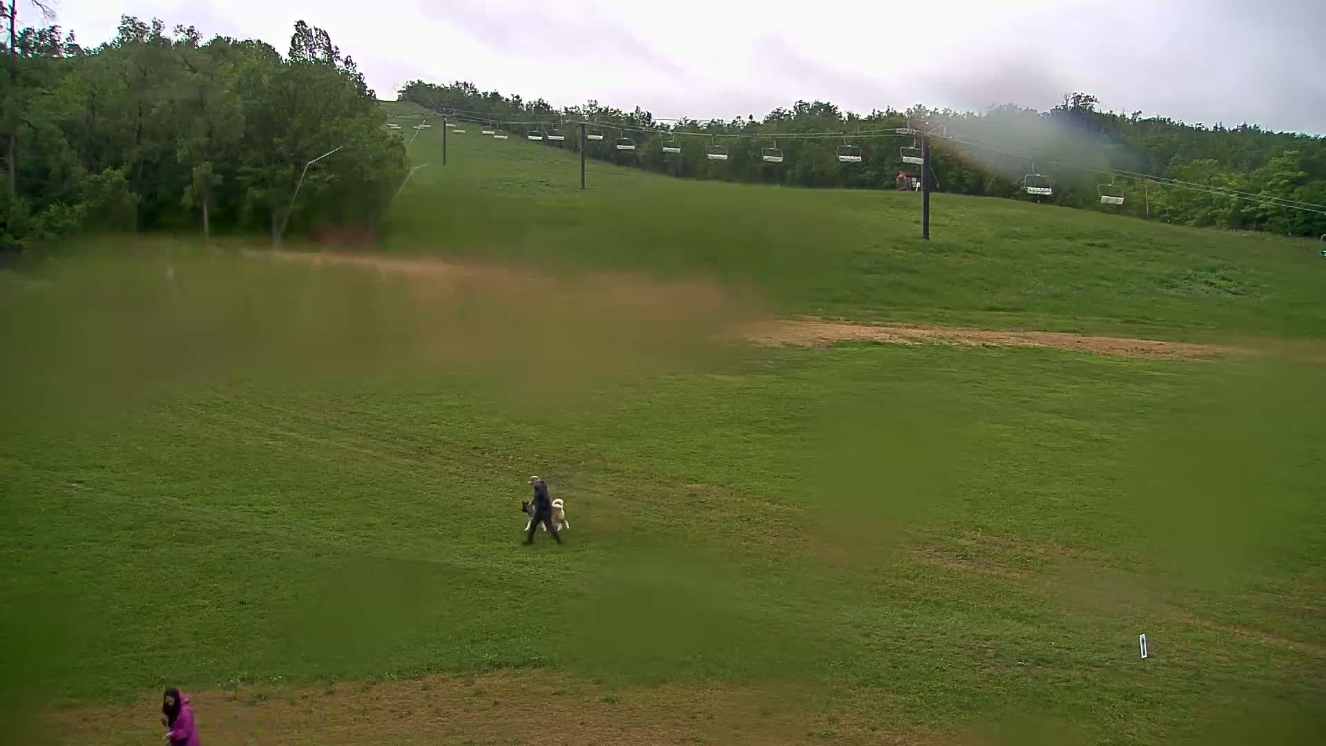 Blue Mountain South Base Ski Slopes & Cable Car Live Cam - Collingwood, Blue Mountains, Simcoe, Ontario, Canada