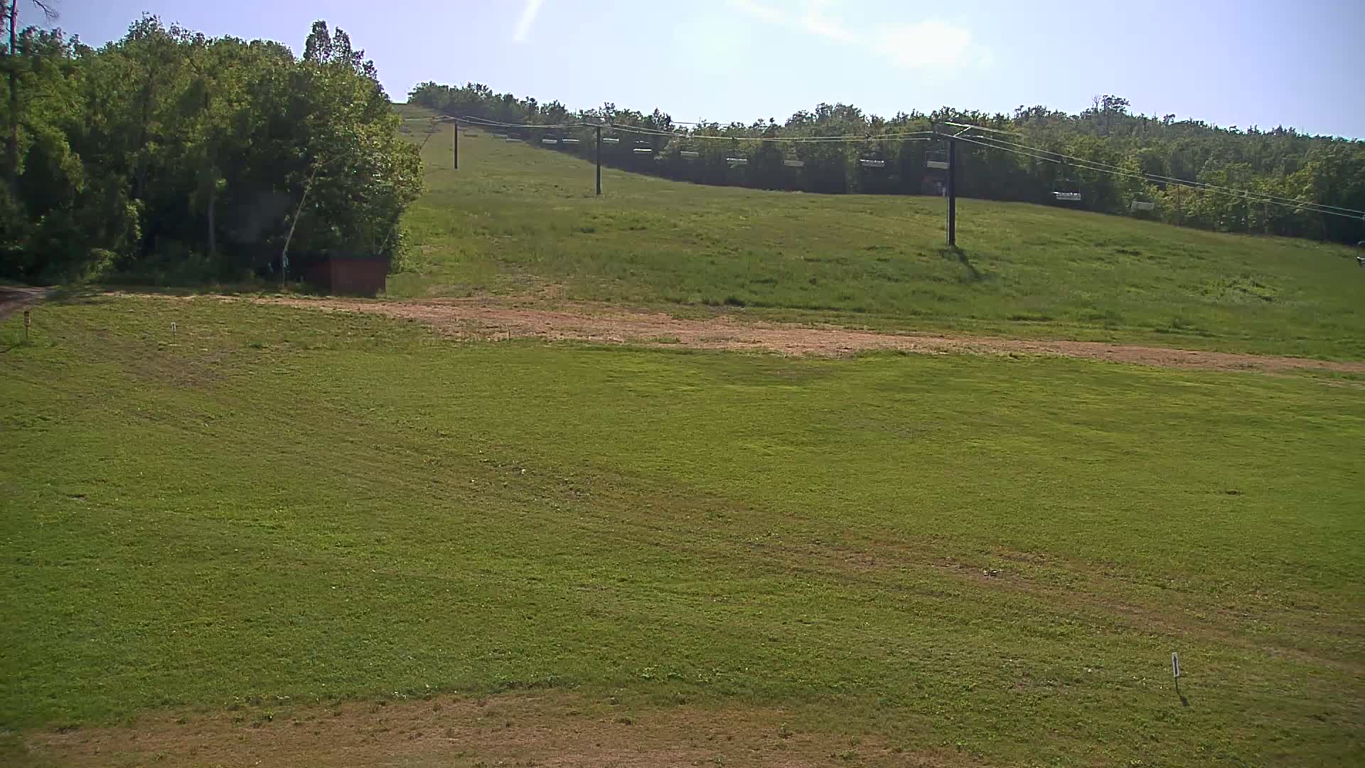 Blue Mountain South Base Ski Slopes & Cable Car Live Cam - Collingwood, Blue Mountains, Simcoe, Ontario, Canada