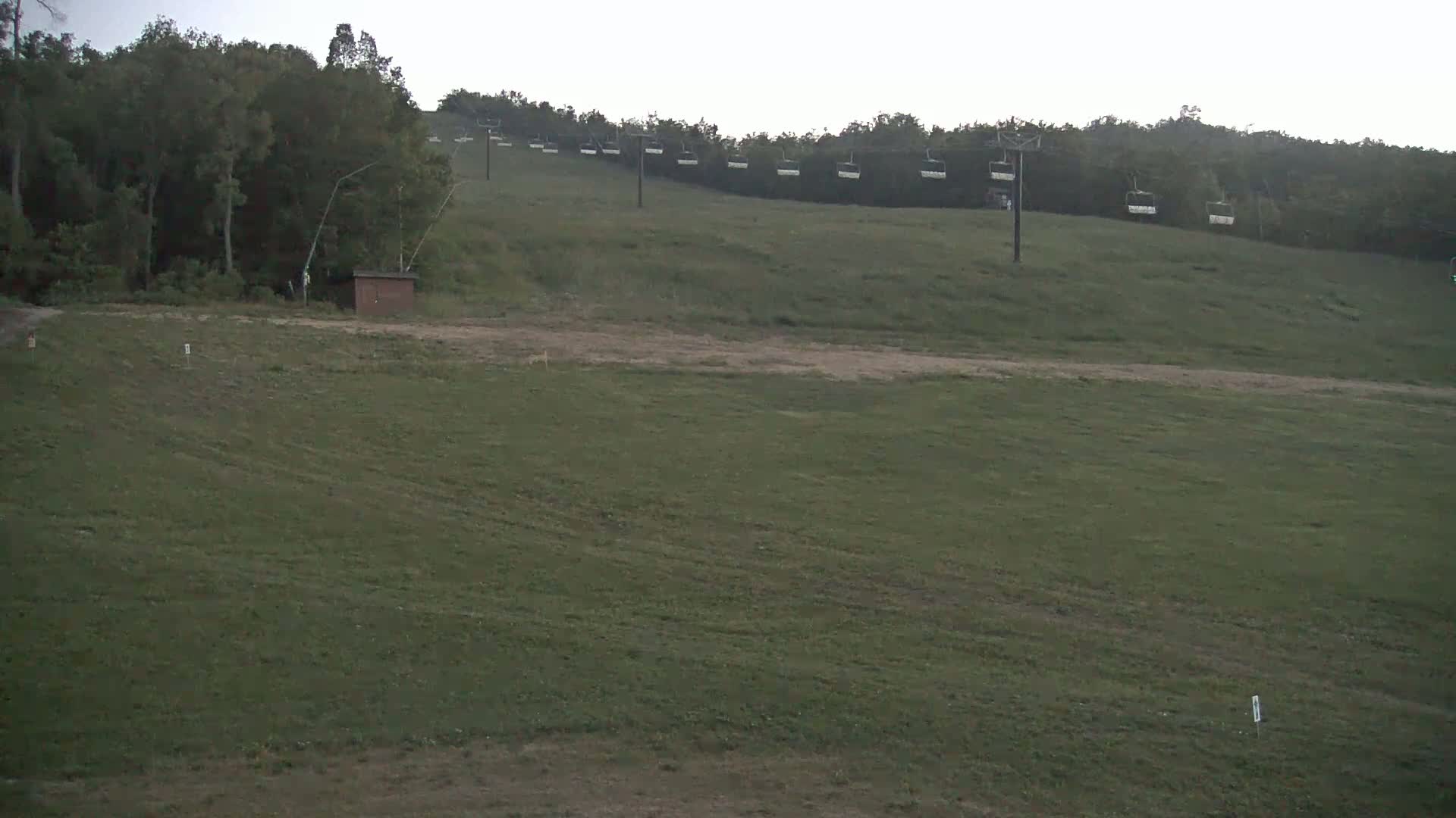 Blue Mountain South Base Ski Slopes & Cable Car Live Cam - Collingwood, Blue Mountains, Simcoe, Ontario, Canada