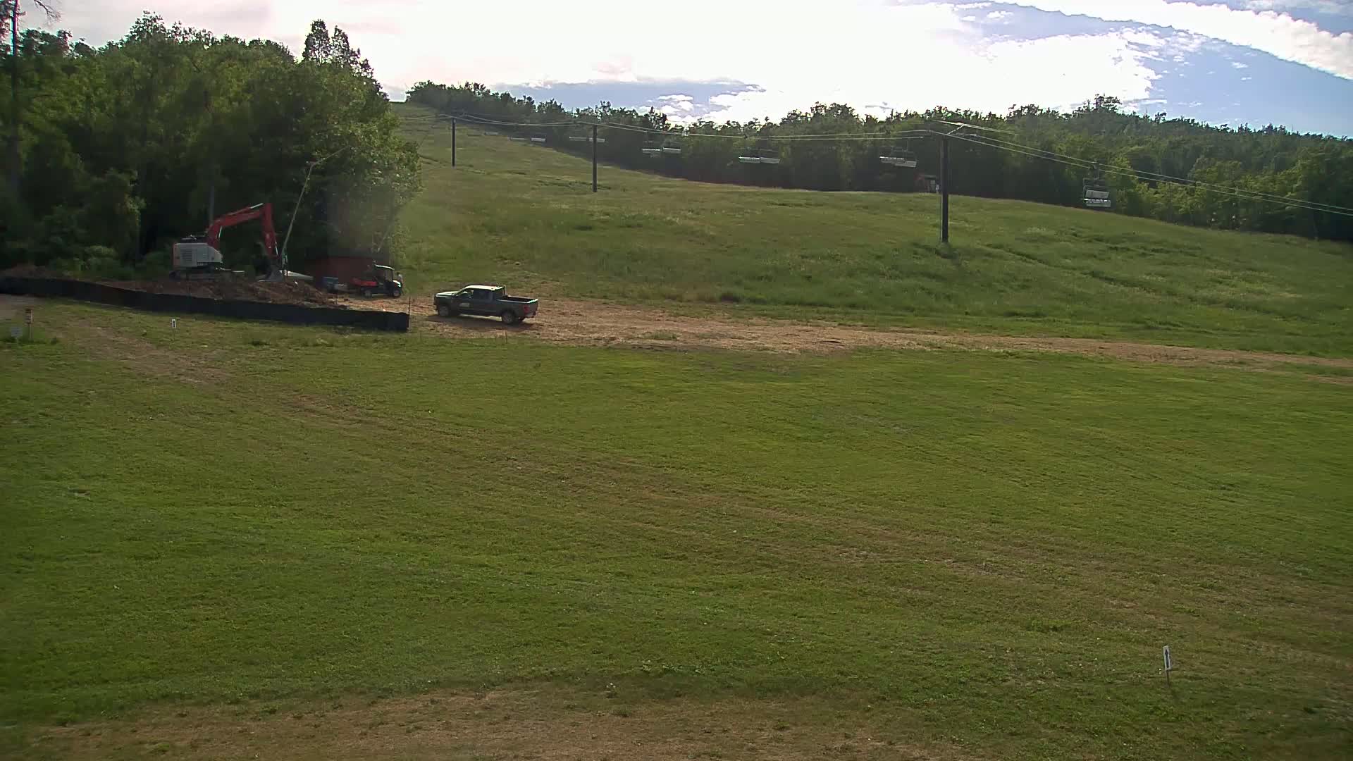 Blue Mountain South Base Ski Slopes & Cable Car Live Cam - Collingwood, Blue Mountains, Simcoe, Ontario, Canada