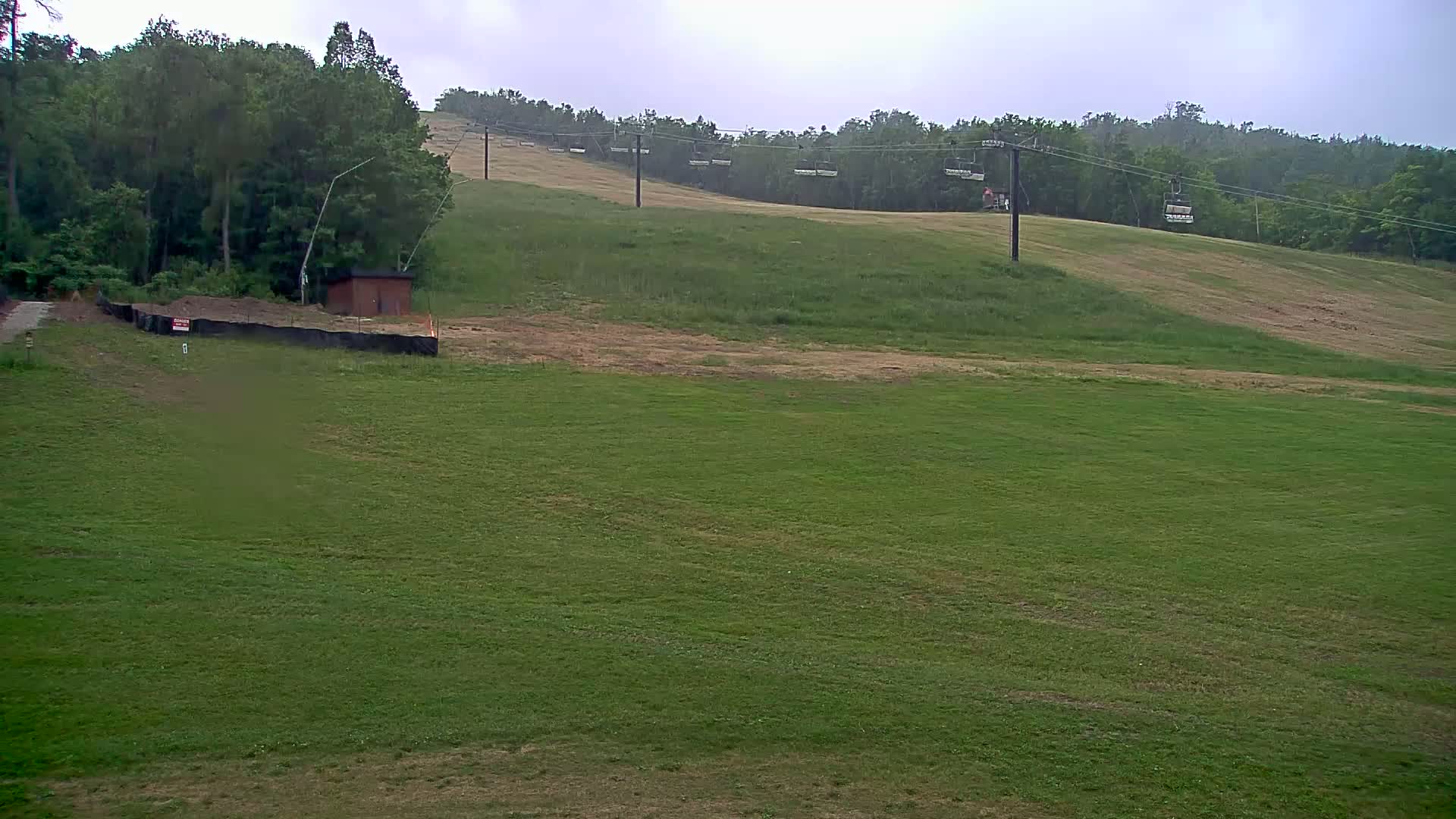 Blue Mountain South Base Ski Slopes & Cable Car Live Cam - Collingwood, Blue Mountains, Simcoe, Ontario, Canada