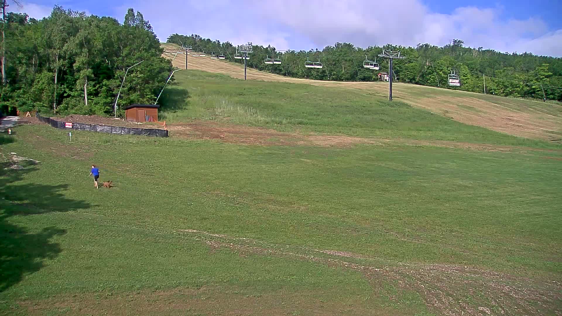 Blue Mountain South Base Ski Slopes & Cable Car Live Cam - Collingwood, Blue Mountains, Simcoe, Ontario, Canada