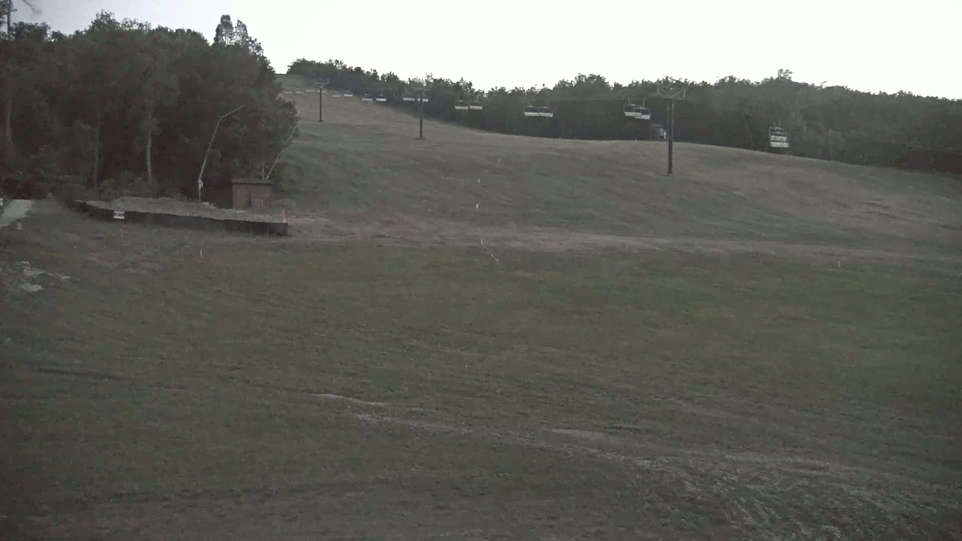 Blue Mountain South Base Ski Slopes & Cable Car Live Cam - Collingwood, Blue Mountains, Simcoe, Ontario, Canada