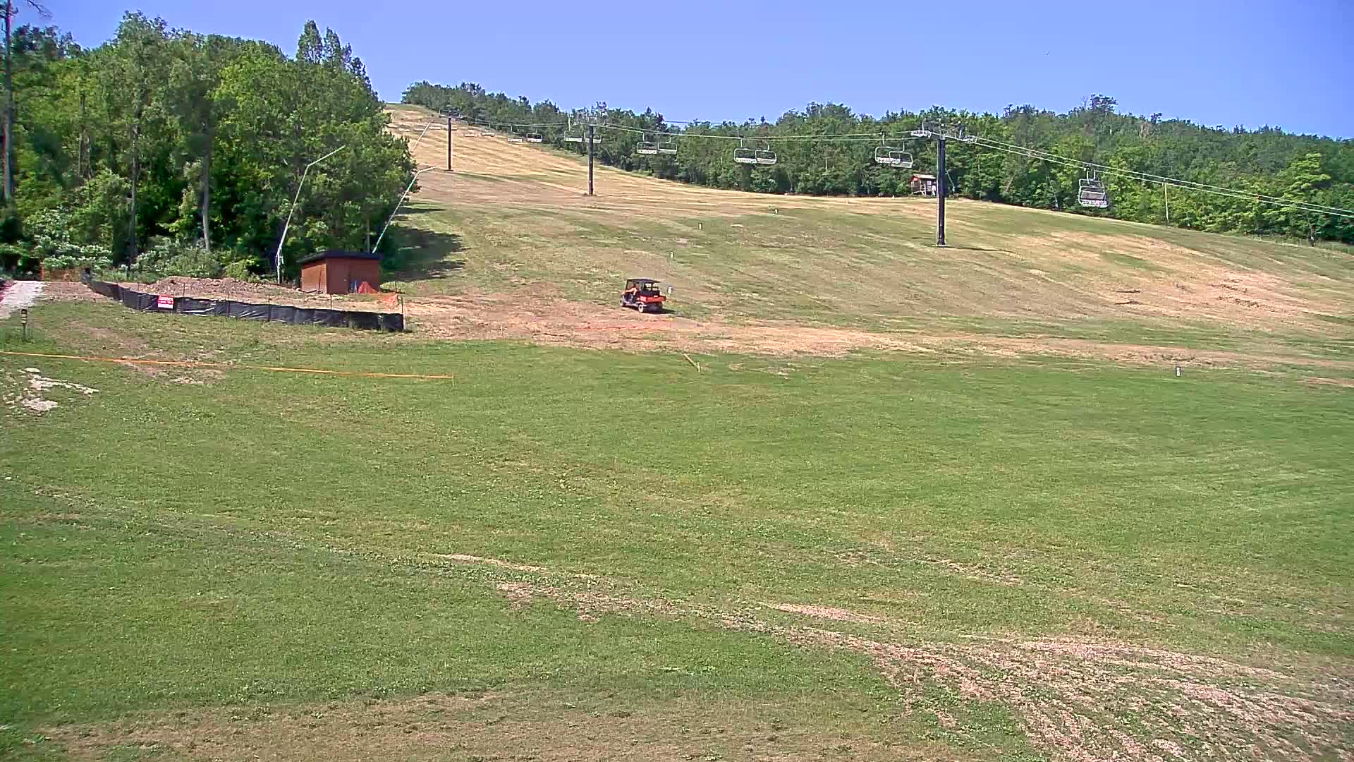 Blue Mountain South Base Ski Slopes & Cable Car Live Cam - Collingwood, Blue Mountains, Simcoe, Ontario, Canada