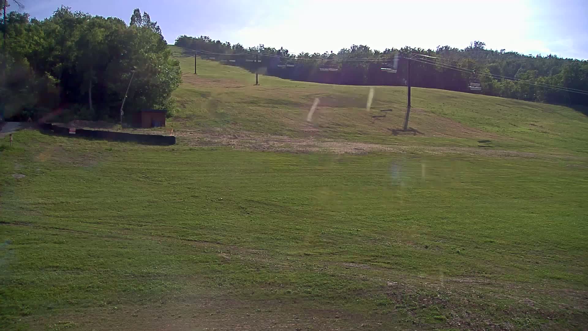 Blue Mountain South Base Ski Slopes & Cable Car Live Cam - Collingwood, Blue Mountains, Simcoe, Ontario, Canada
