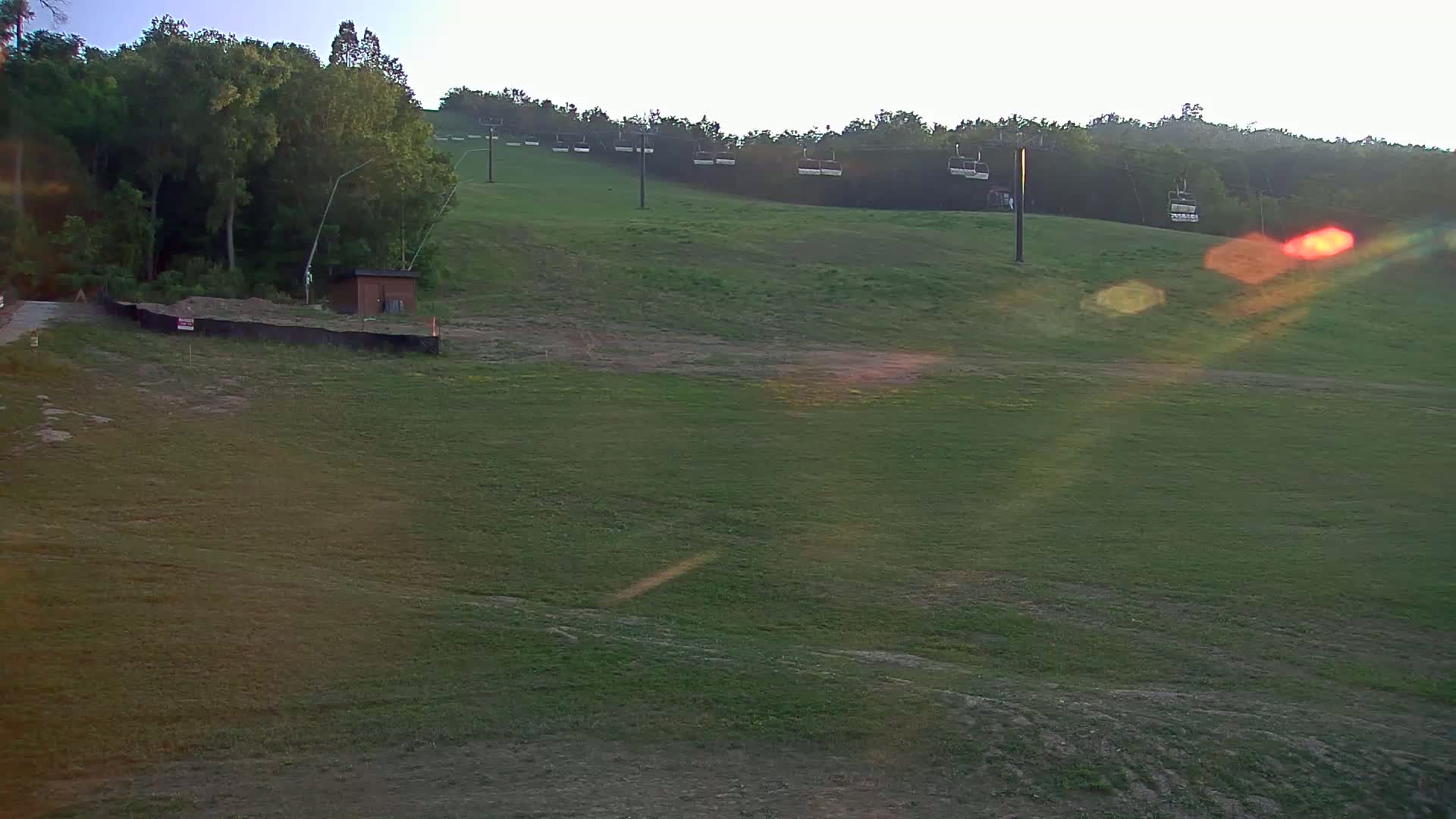 Blue Mountain South Base Ski Slopes & Cable Car Live Cam - Collingwood, Blue Mountains, Simcoe, Ontario, Canada