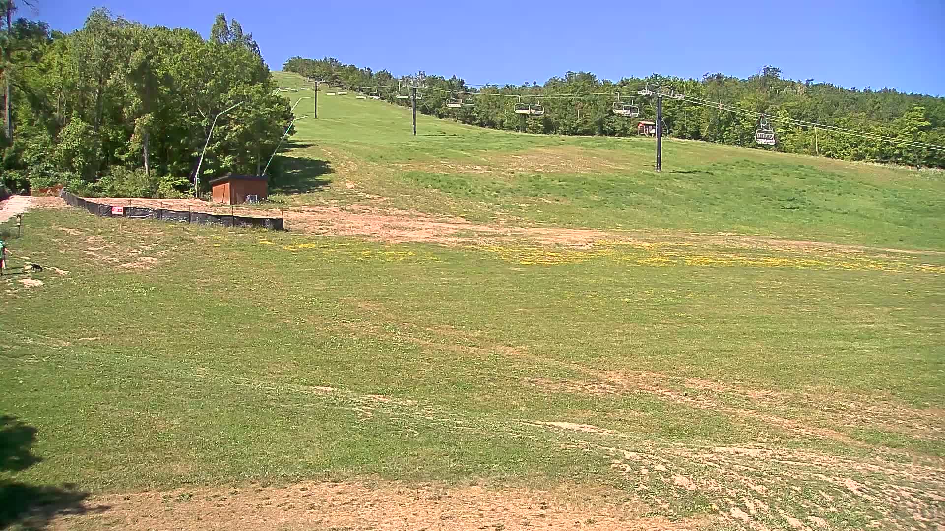 Blue Mountain South Base Ski Slopes & Cable Car Live Cam - Collingwood, Blue Mountains, Simcoe, Ontario, Canada