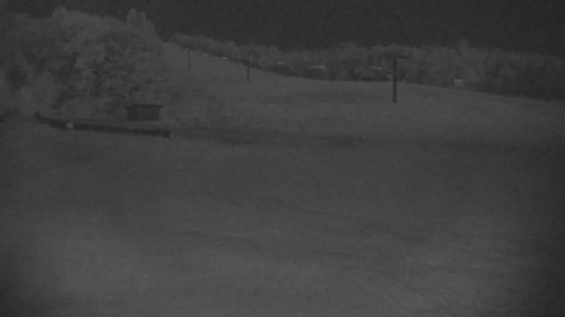 Blue Mountain South Base Ski Slopes & Cable Car Live Cam - Collingwood, Blue Mountains, Simcoe, Ontario, Canada
